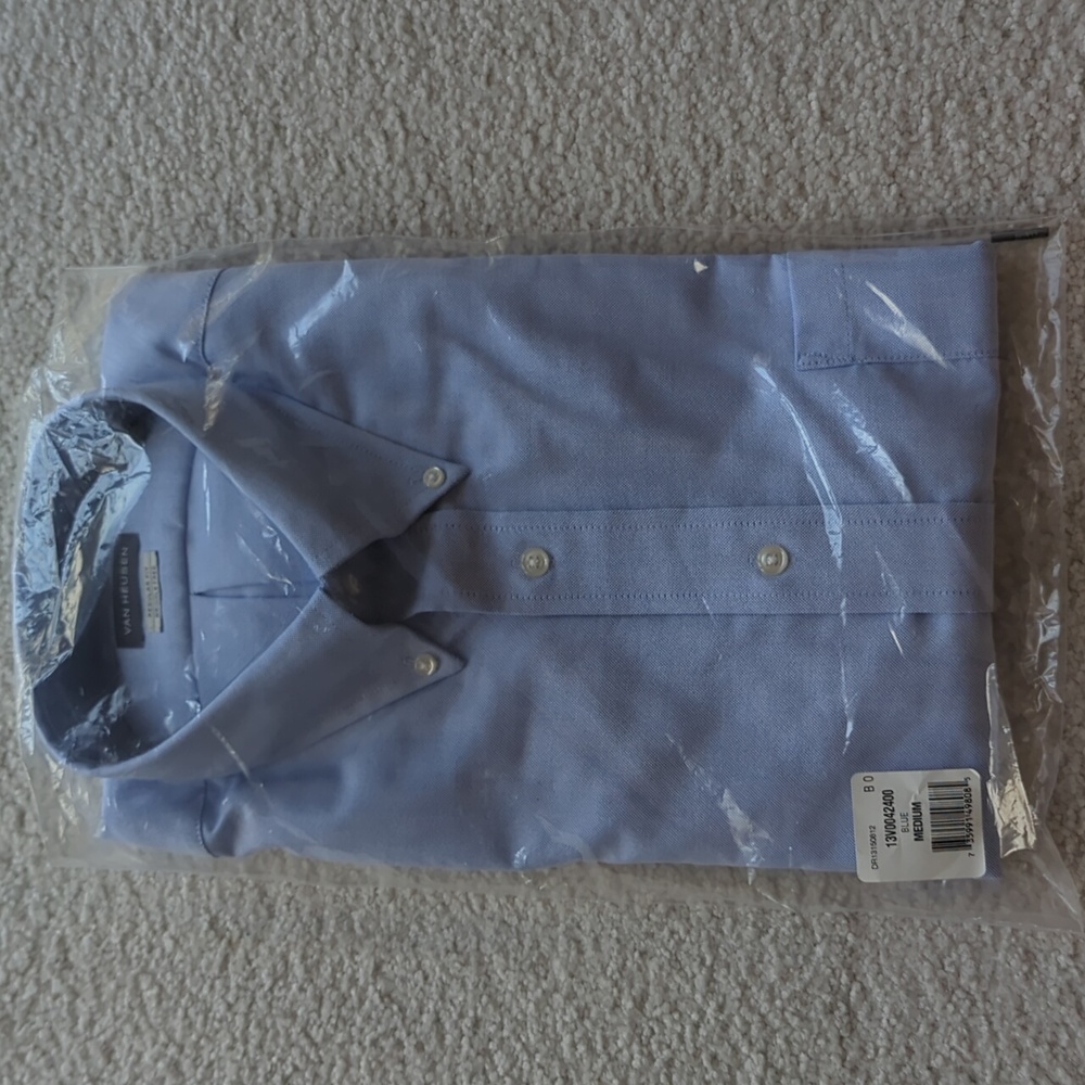 NWT Van Heusen Regular Fit Blue Collared Button Down Dress Shirt